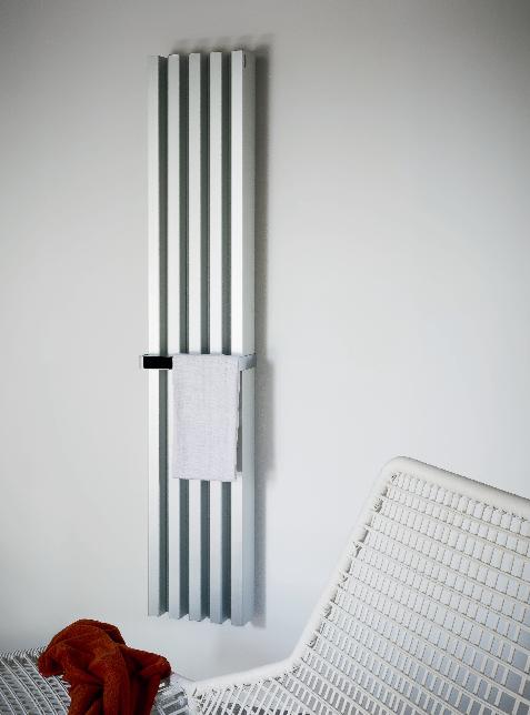 Heizkörper von Tubes: SOHO Bad Vertikal Elektrisch (mit Handtuchhalter)